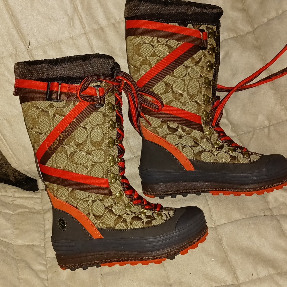 Coach winter/snow 🌨 boots 👢👢 - Picture 1 of 10